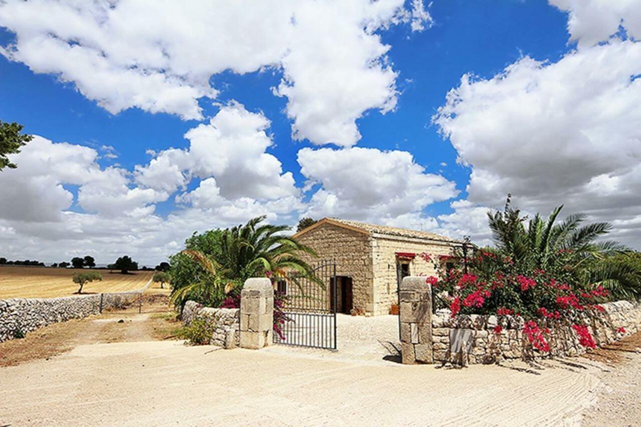 Agriturismo Il Melograno Cannizzara 外观 照片